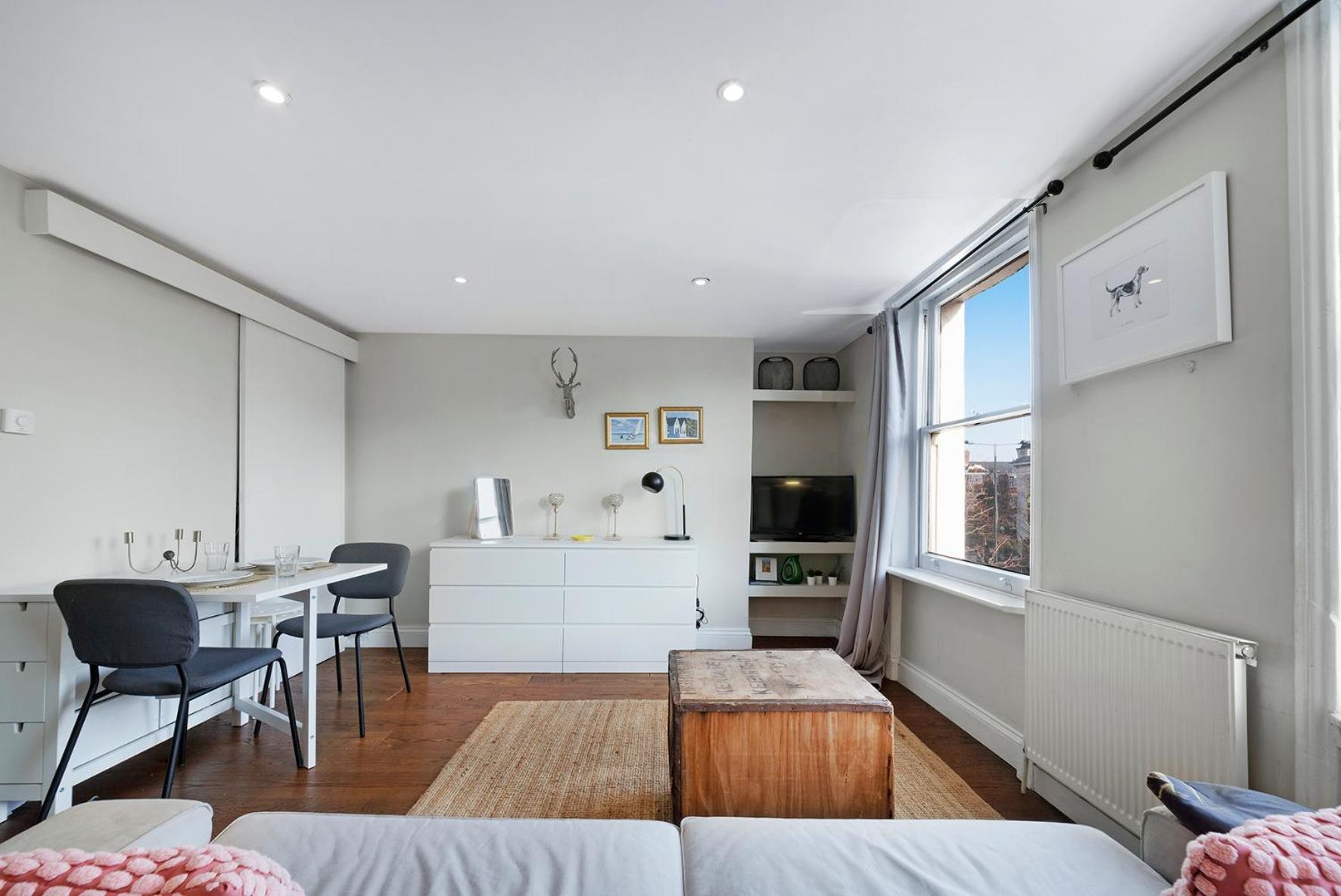 Appartement Modernised 1 And 2 Bedrooms Option Terrace And Balcony High Street Londres