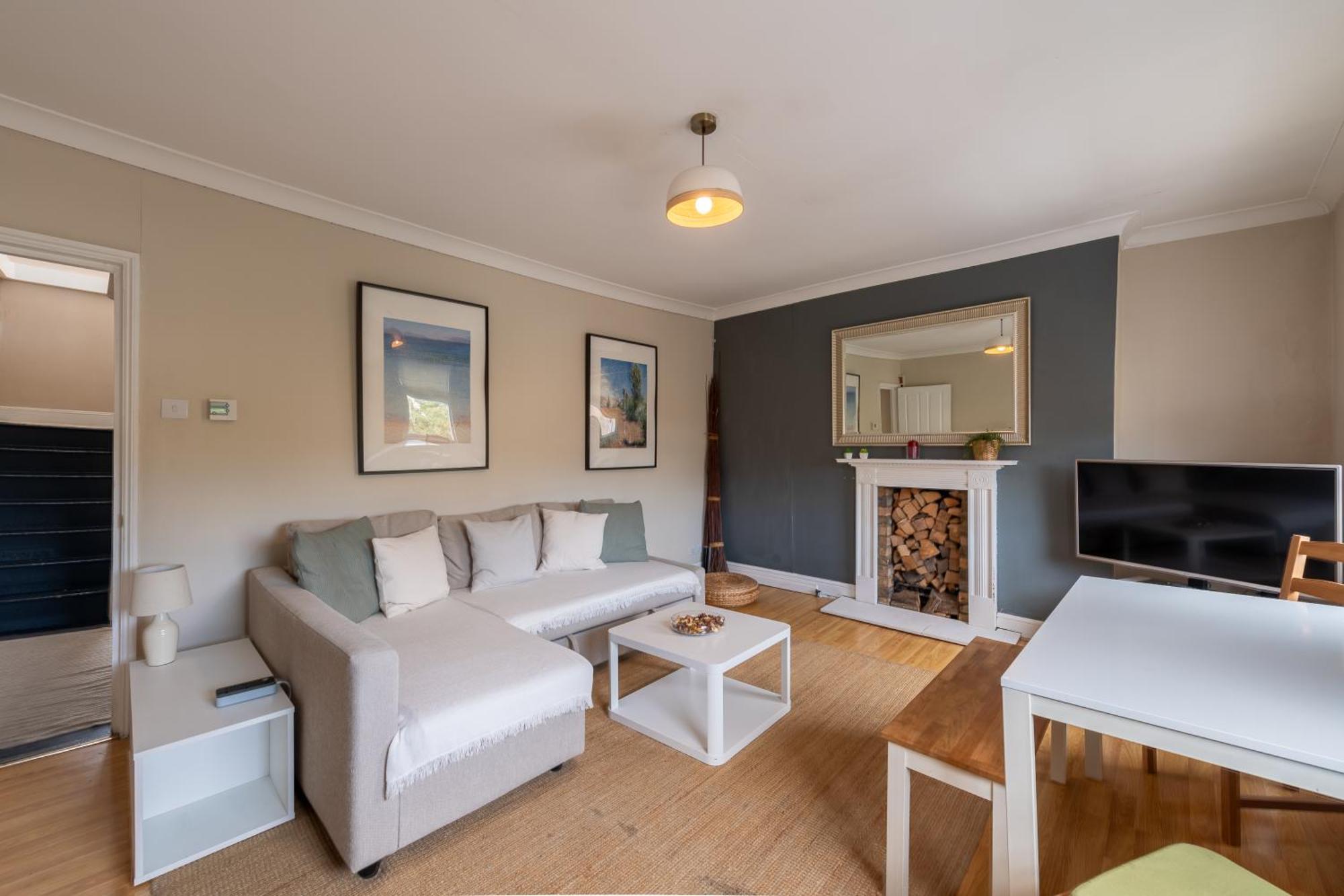 Modernised 1 And 2 Bedrooms Option Terrace And Balcony High Street Appartement Londres